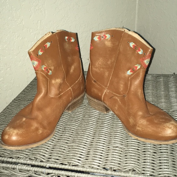 Cow Girl Ankle Boots - Picture 2 of 3